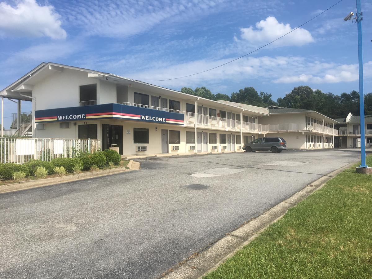 Travel Inn Greensboro Exterior photo